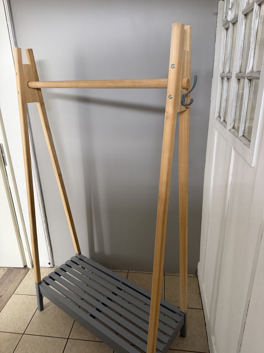 Guardaroba: Garderobe, Kleiderständer aus Holz – Usato da Aetigkofen venduto da photoallerlei 1