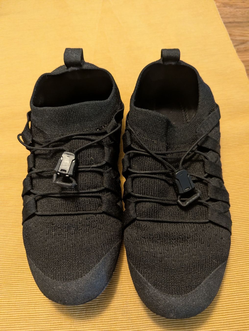 Meindl Herrenschuhe: Meindl Barfussschuhe, 37, schwarz mit Schnellschnürsystem – Gebraucht aus Basel von labaffe01