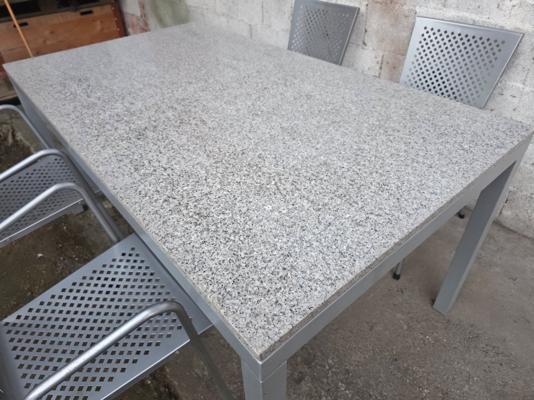 Tavoli: Granittisch mit 4 Stühlen – Usato da Etzgen venduto da juj_b678 3