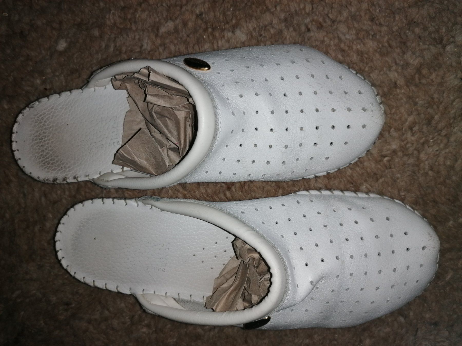 Scarpe da donna: Pantoffeln weiss Gr. 40 – Usato da Aeugst am Albis venduto da Stevens4