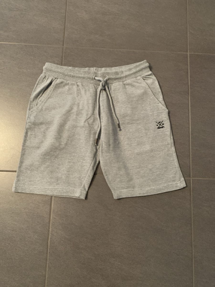 Pantaloni: Short gris – Nuovo (secondo la descrizione) da Collombey venduto da amina36