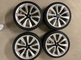 Tesla Model 3 Räder Felgen / Winterreifen 235/35 R20