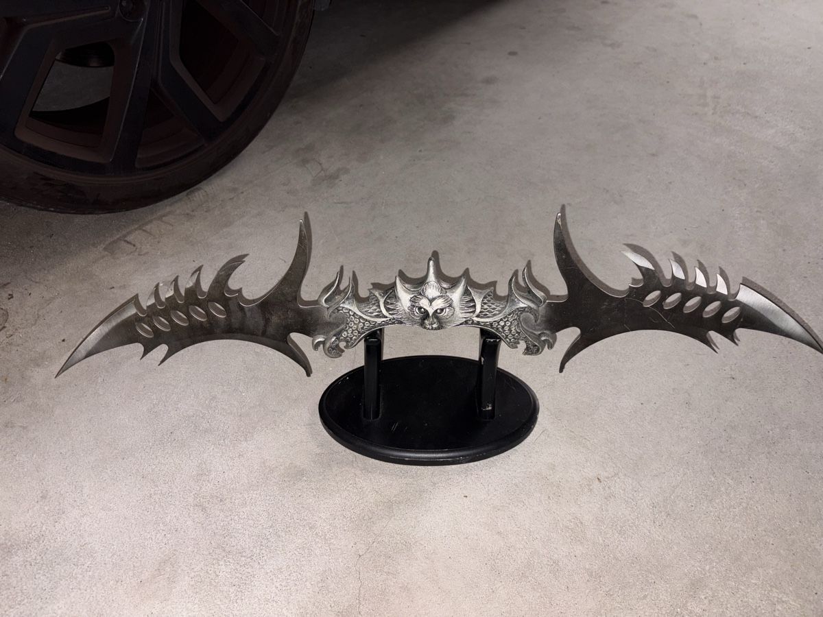 Toutes les décorations: Dekorationswaffe Batarang Batman Replika neuwertig – Neuf (Voir description) à Bassersdorf par jer_q8md 1