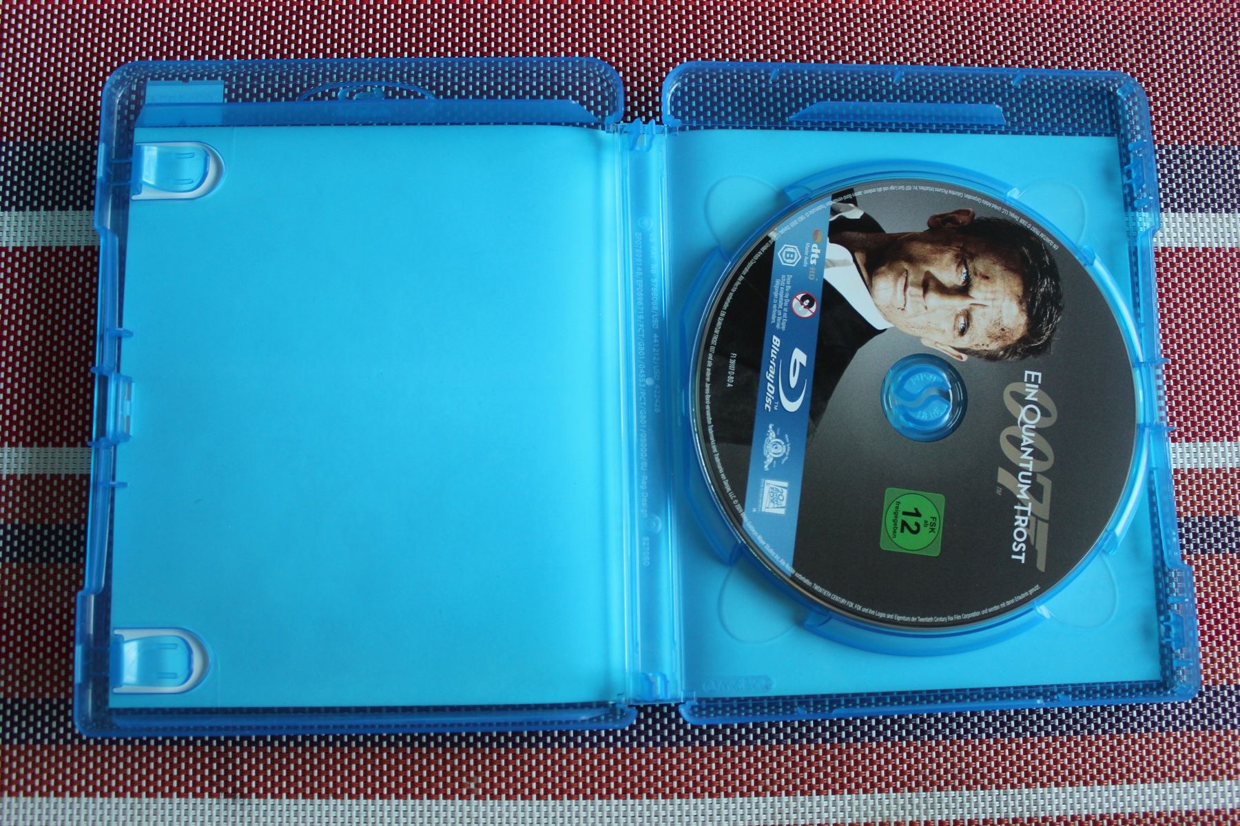 Tutti i DVDs: James Bond - Ein Quantum Trost [Blu-ray] | DVD | – Usato da Geroldswil venduto da Schlumpfine1973 1