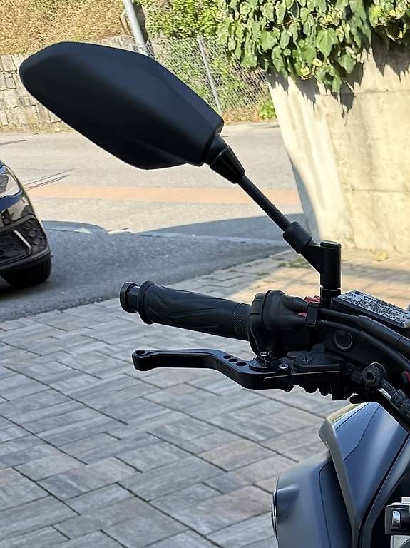 Tutti i ricambio per moto: Vendo retrovisore DX Yamaha – Usato da Arbedo venduto da jar_8v98 1