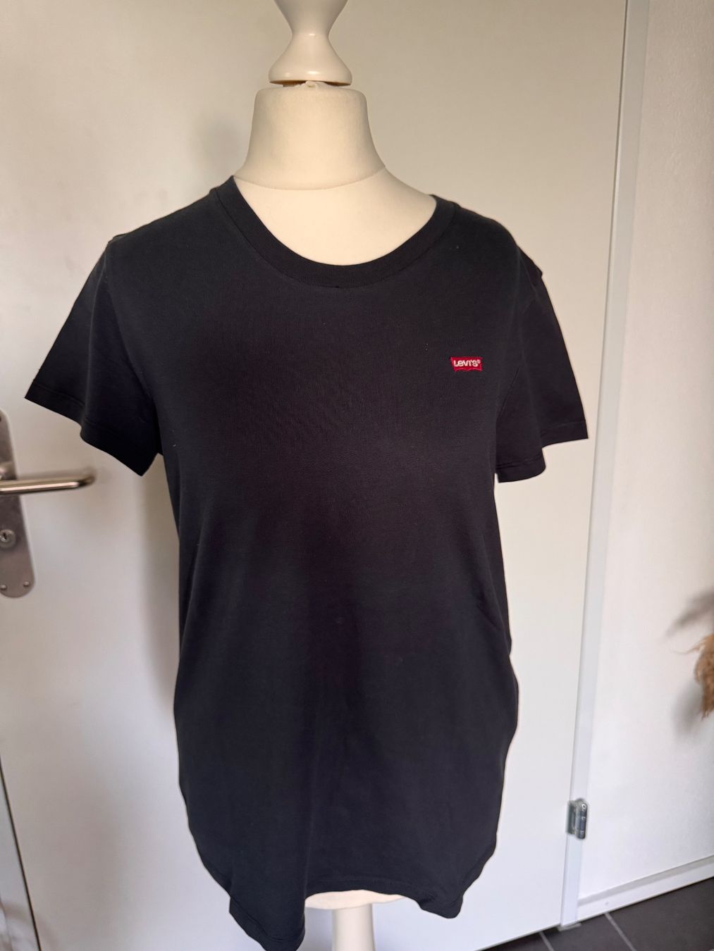 Levi's T-Shirts: Basic Shirt Levi‘s Gr. S anthrazit / grau – Gebraucht aus Rothrist von Fondgruebe