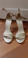 Elegante, goldene UNISA Sandalen, Grösse 38, Top Zustand!