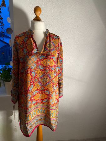 wunderschöne Tunika Gr. M (38-40) **NEU**