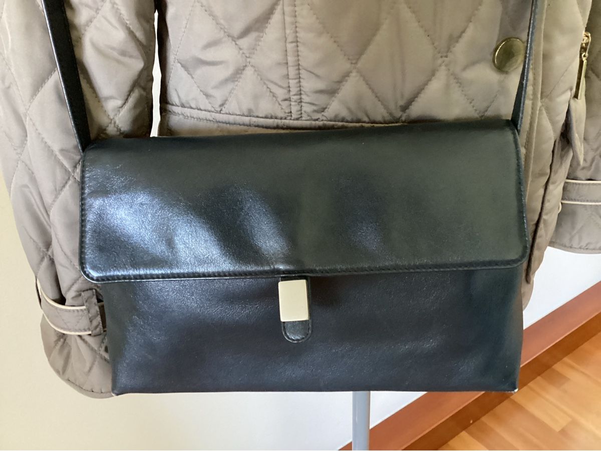 Taschen für Damen: Damenumhängetasche – Gebraucht aus Salenstein von Esprit57 1