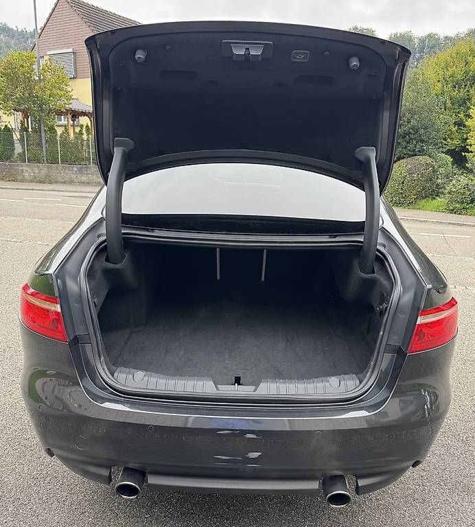 Automobili: Jaguar xf 35t portfolio awd – Usato da Aarburg venduto da Injac 6