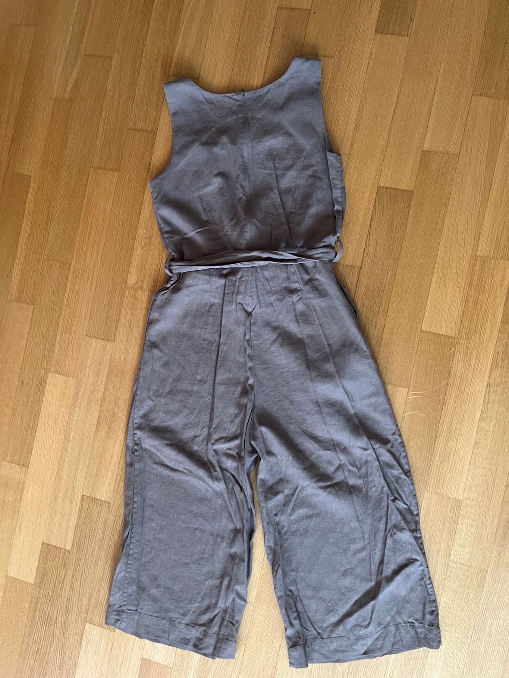 Tute: NOA NOA Jumpsuit mit Leinen – Usato da Luzern venduto da Aleoschli 3