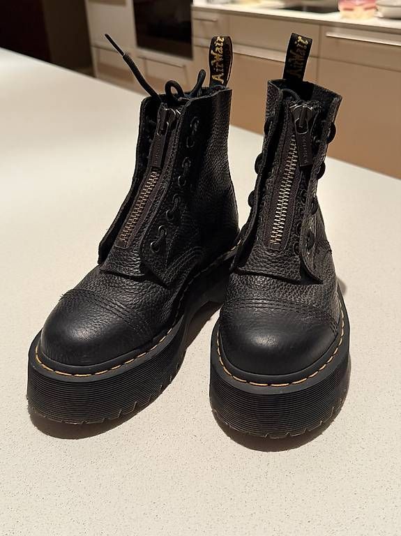 Damenschuhe: Dr. Martens Sinclair Plateu Boots – Gebraucht aus Rupperswil von tat_d2lw 2