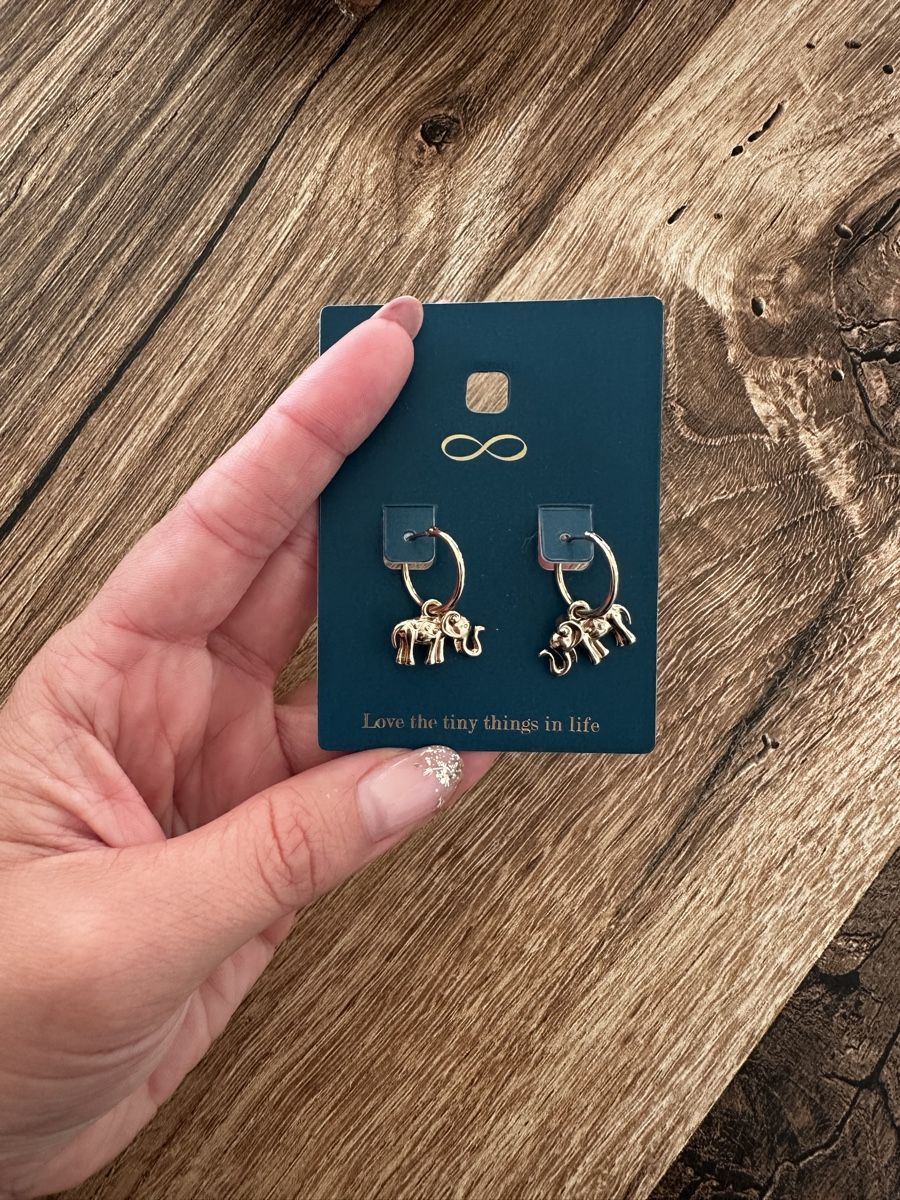 Ohrringe & -stecker: Goldige Elefantenohrringe – Neu und originalverpackt aus Siebnen von luana_cataleya