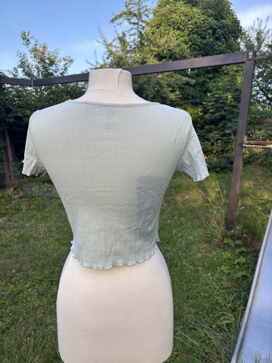 T-shirt: Crop Top kurzarm hellgrün  – Usato da Gockhausen venduto da stella.frei 1
