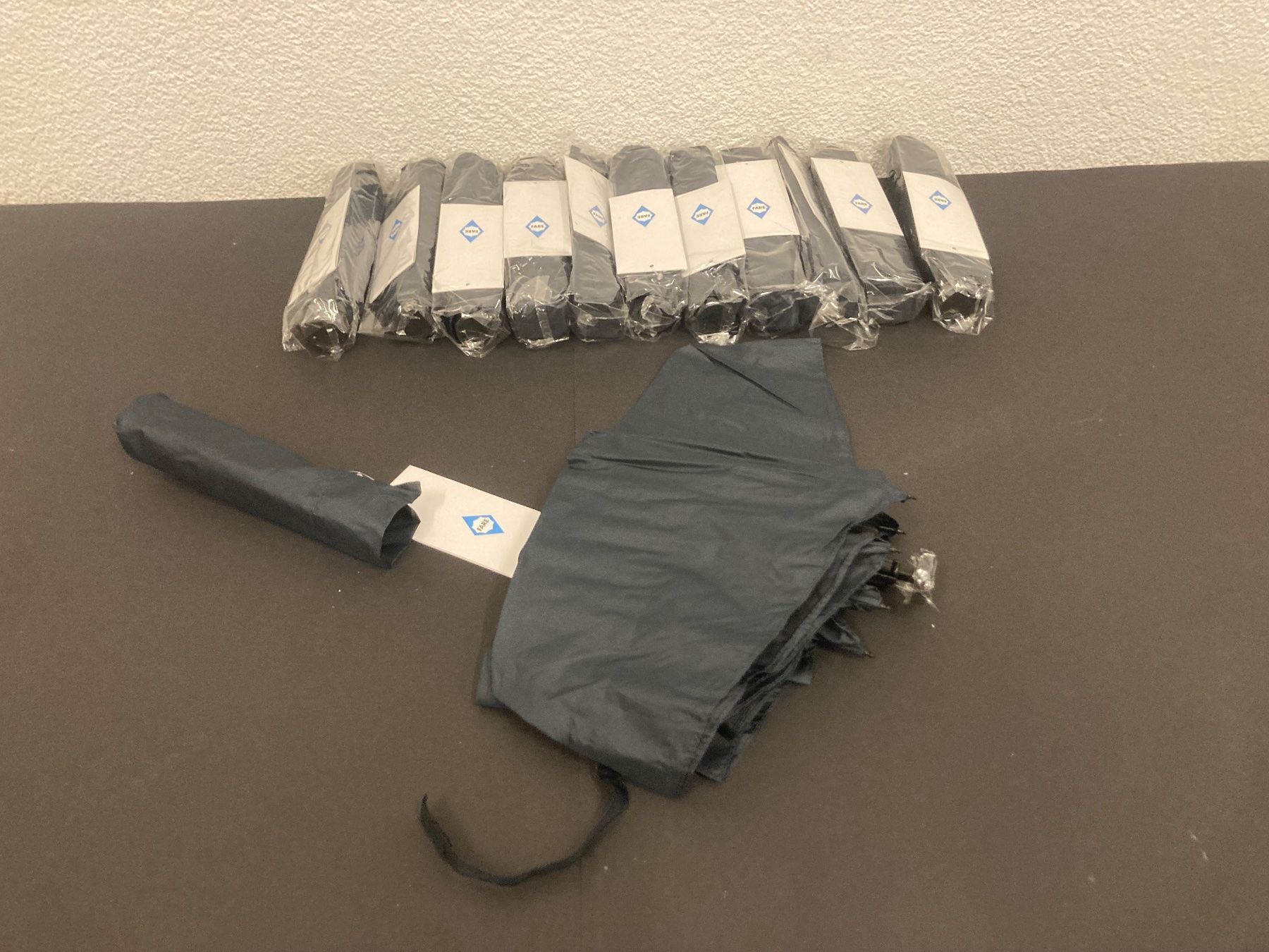 Regenschirme: Taschenschirme Mini, Fare, 12 Stück, 85 cm Durchmesser – Neu und originalverpackt aus Neuenhof von jorogo 1