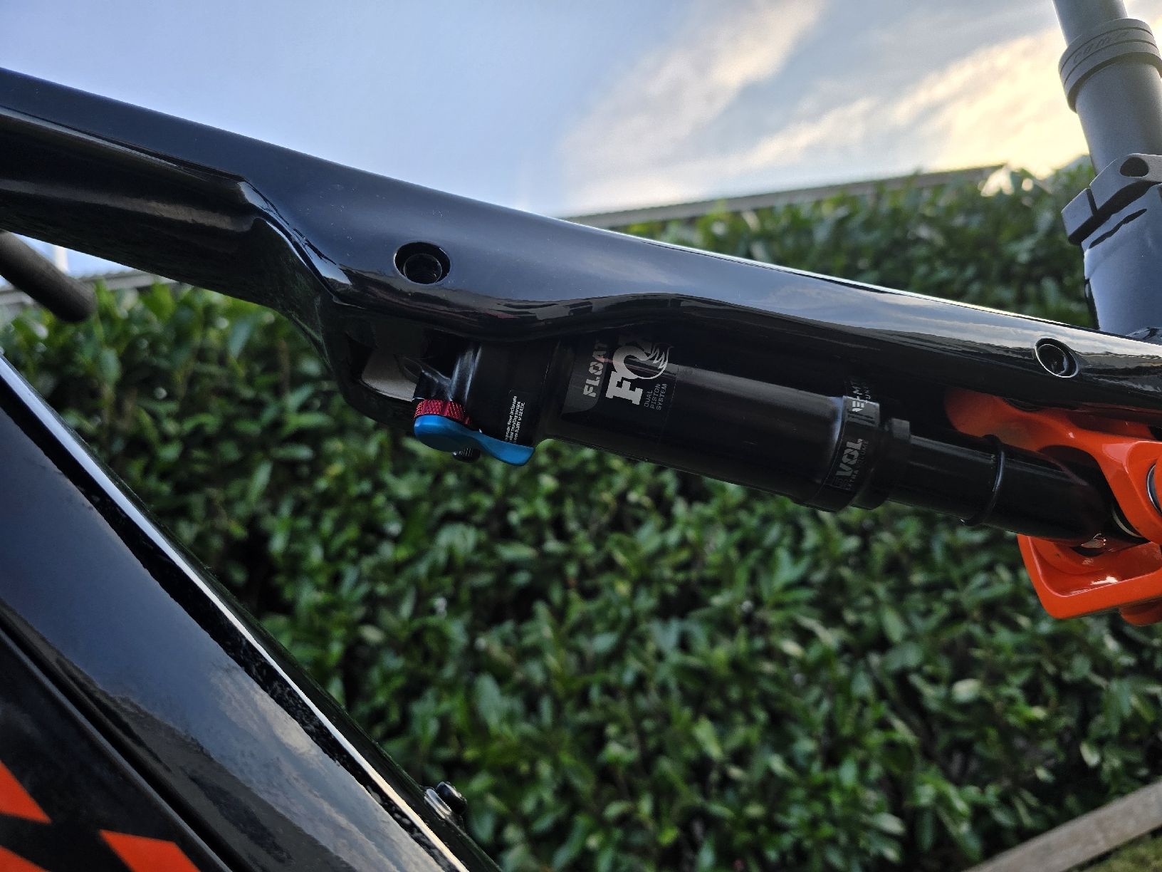 KTM Biciclette: KTM MACINA LYCAN E-MTB FULLY 25 km/h – Nuovo (secondo la descrizione) da Kägiswil venduto da Qendro95 7