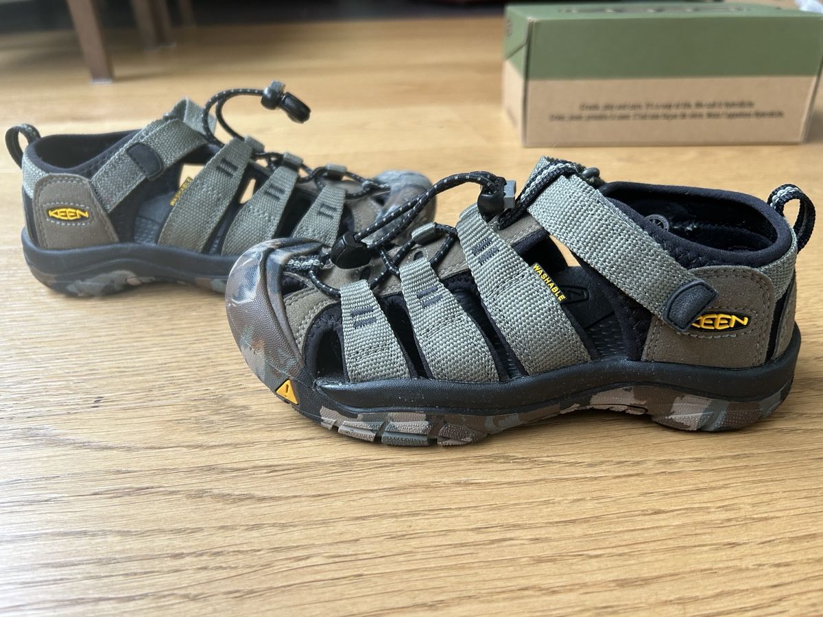 Schuhe für Jungen: Keen Trekking Sandalen Gr. 35 – Neu und originalverpackt aus Rothrist von szc_9dg5 3