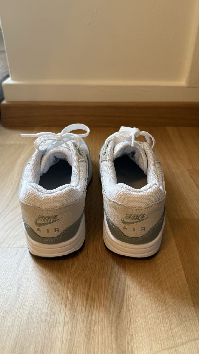 Nike Herrenschuhe: Nike Air Max 1 – Gebraucht aus Zürich von Riley16 3