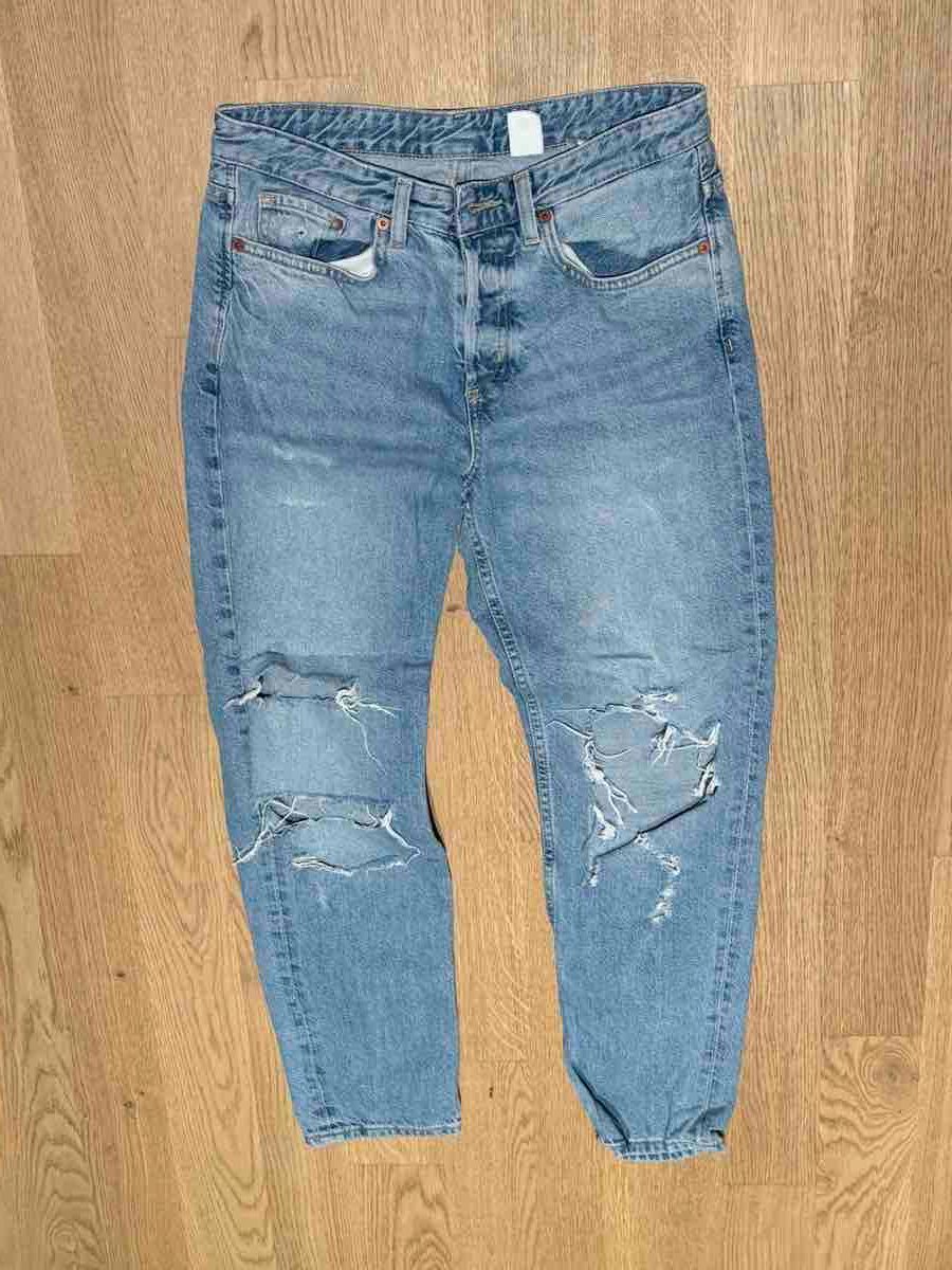 Jeans: Jeans Damen hellblau Grösse S zerrissen – Usato da Schaan venduto da bar_pp72