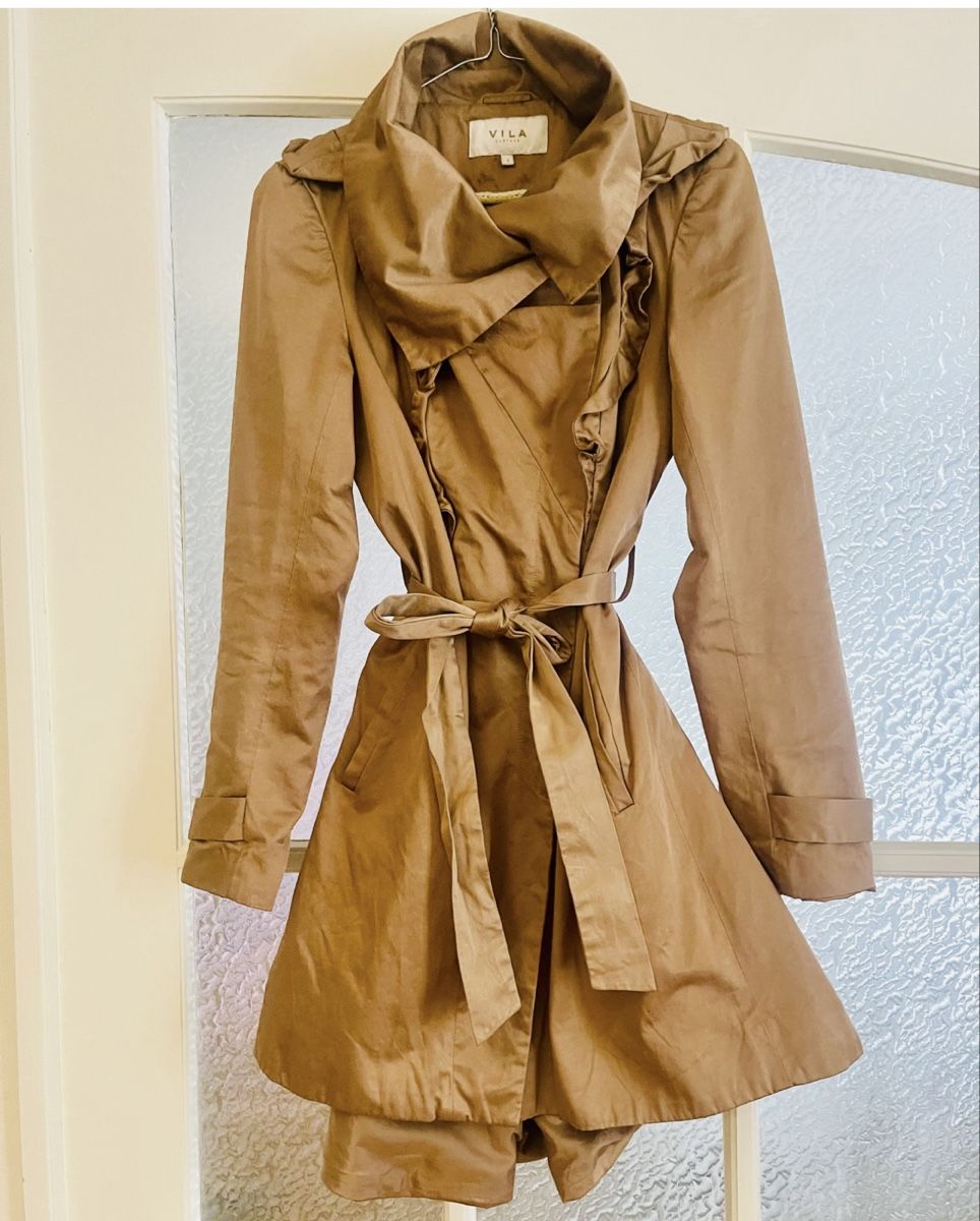 Vila Cappotti: Trenchcoat VILA – Nuovo (secondo la descrizione) da Basel venduto da Mimolinatag