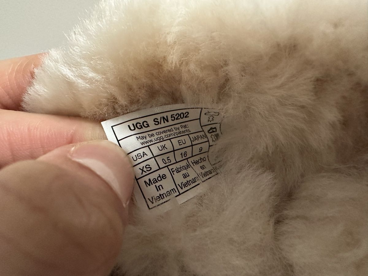 Ugg Scarpe per ragazzi: UGG Baby Boots – Nuovo (secondo la descrizione) da Dübendorf venduto da wil_5n9s 2