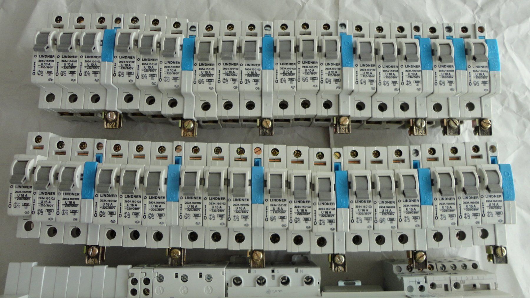 Alimentazione elettrica: FI & Leitungsschutzschalter LINDNER – Usato da Emmen venduto da Dora024 1