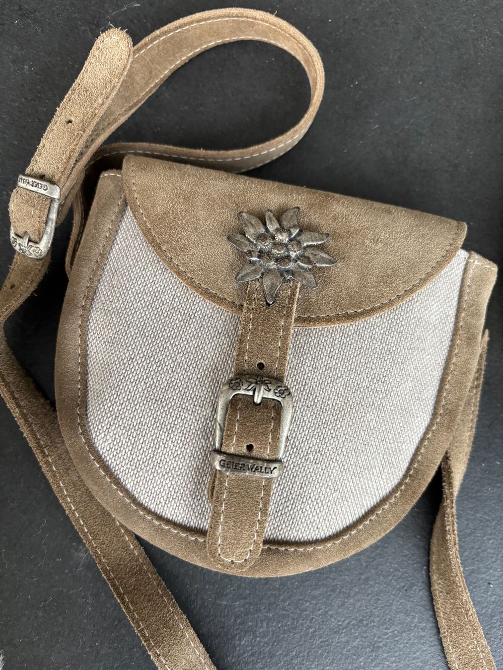Taschen für Damen: Handtasche Geier Wally, super Innenfutter – Gebraucht aus schmerikon von nicole091