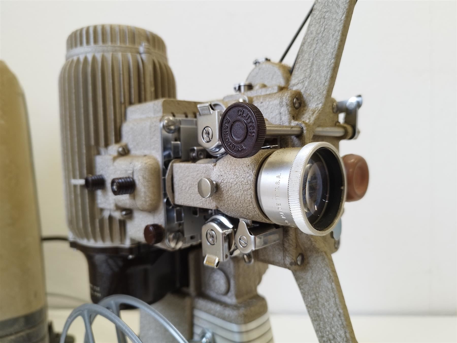 Proiettori: Bell Howell 16mm Projektor – Difettoso da Niederdorf venduto da LeptonAG 3