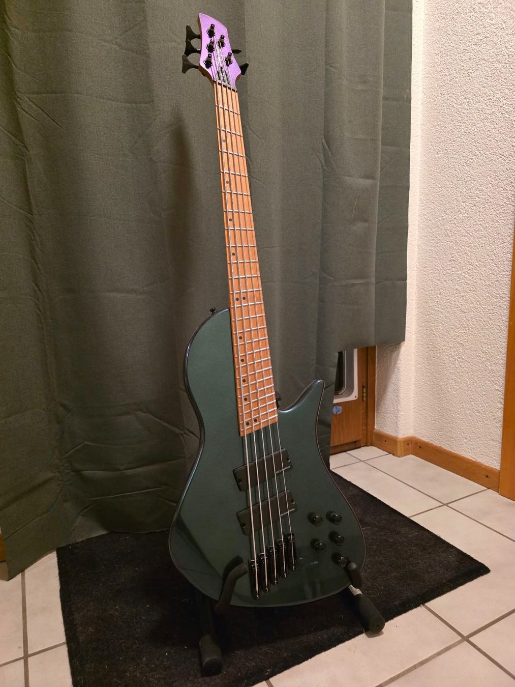Harley Benton Instruments de musique: Basse Harley Benton MSB-5 Flip Flop Blue + Ampli – D'occasion à Burtigny par Mirdael