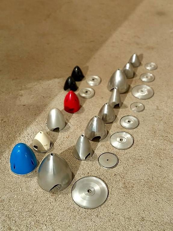 Modellismo RC: Modellflugzeug - Ersatzmaterial - Spinner – Usato da Wil SG venduto da JoRaHa 1