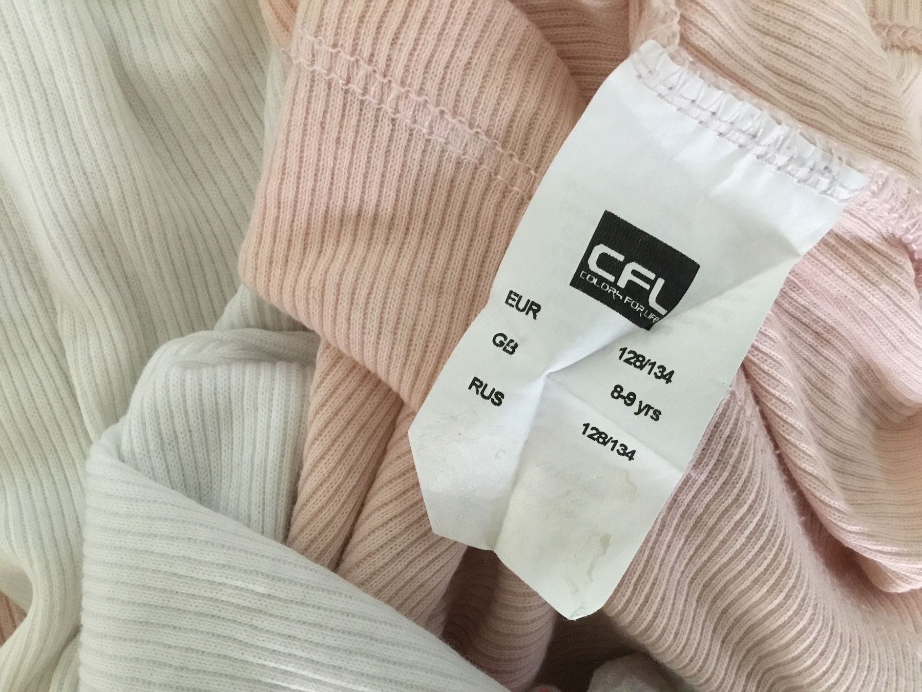 Blouses, T-shirts & Tops: 2 CFL Ripp Tops Gr.128/134👧🏼 – D'occasion à Obergerlafingen par cabo4 2