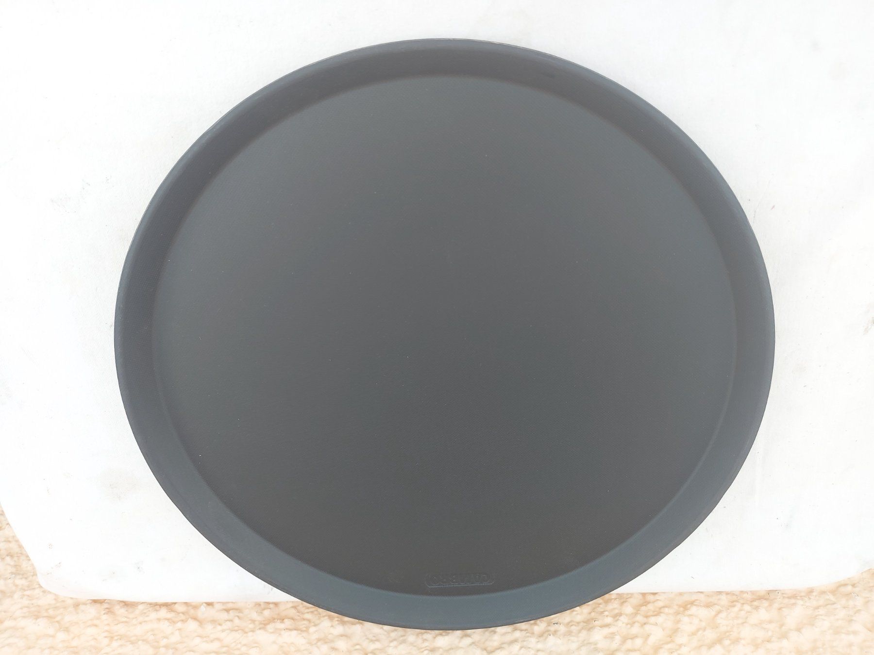 Servierplatten: Gastro-Kellnertablett;  Cambro Camtread Tablett 45cm – Neu und originalverpackt aus Rheinau von profitronic.shop 1