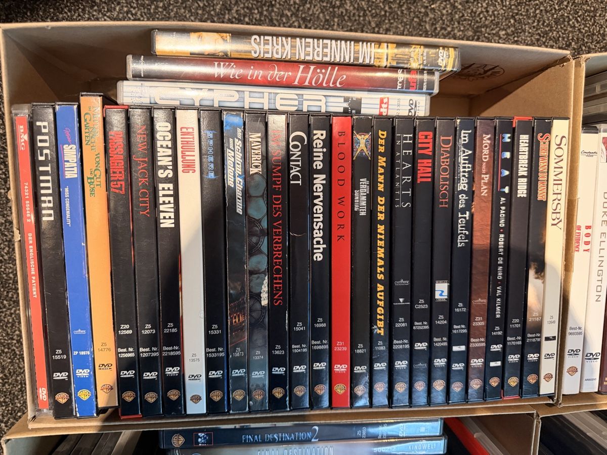 Tutti i DVDs: DVD Sammlung ca. 230 DVDs – Usato da Ulisbach venduto da Jayef 1