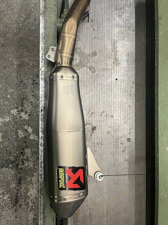 Échappements: Akrapovic Auspuff Yamaha YZ250F – D'occasion à Appenzell par Belgo