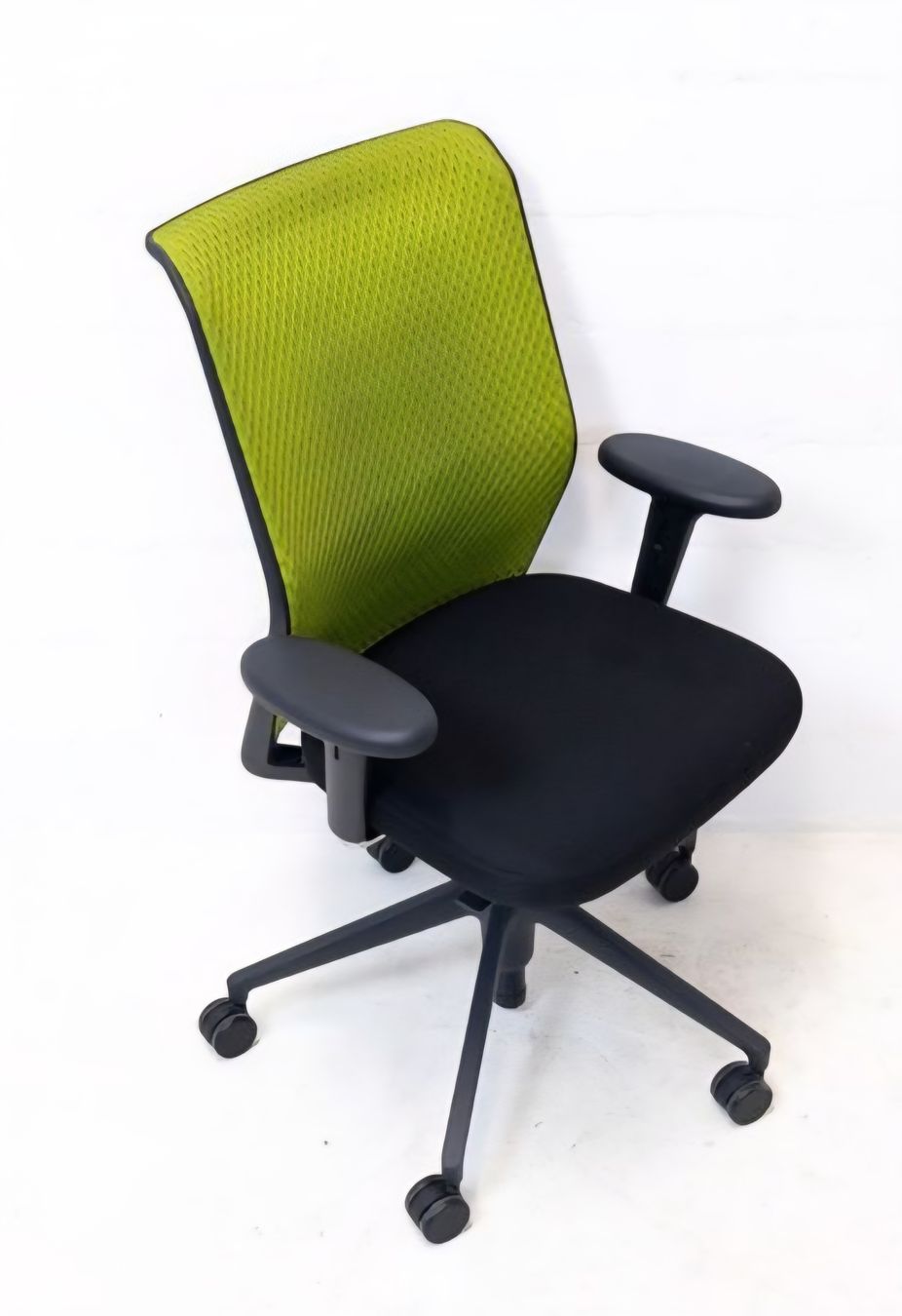 Vitra Chaises: Vitra ID Mesh Bürostuhl – D'occasion à Herrliberg par Dusty1961 1