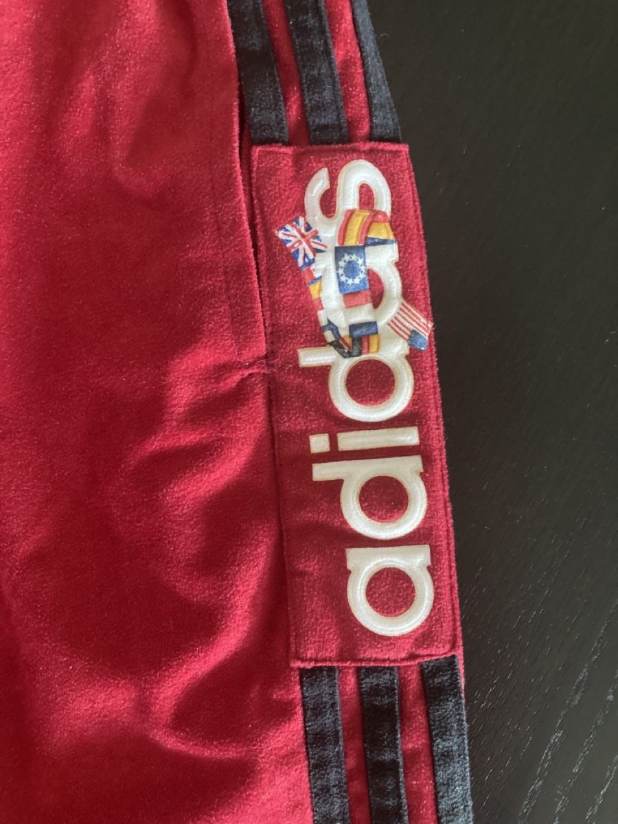 Adidas Hosen: Vintage Adidas Red Shorts Flag Design – Gebraucht aus Bern von Lelixino 3