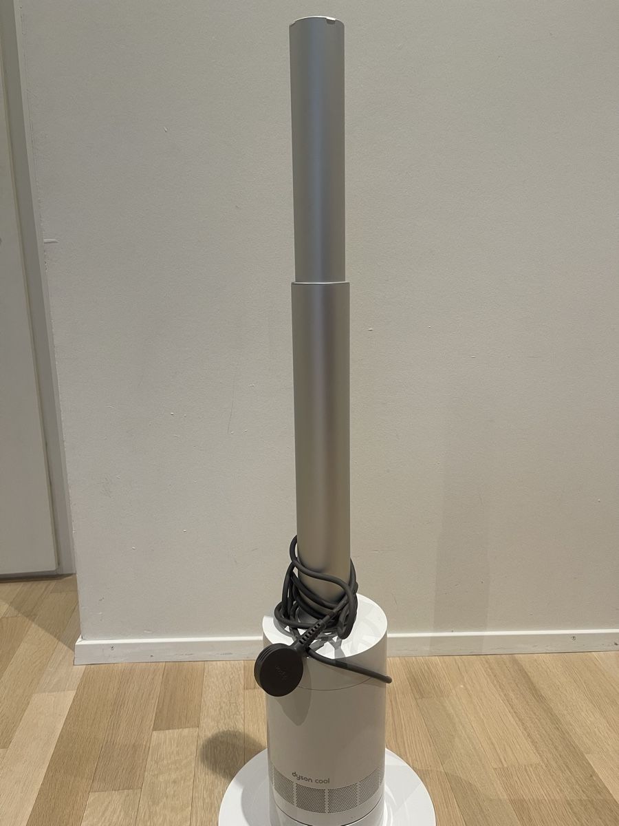 Dyson Ventilatori: Dyson AM08 stand and remote control – Usato da Unterägeri venduto da eve_76lj 1