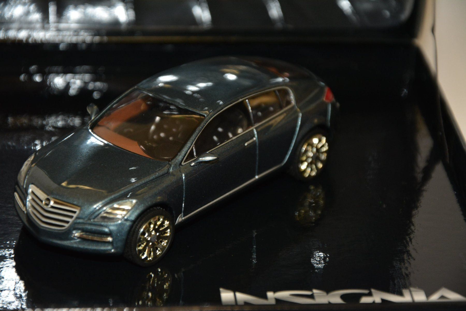 Opel Modellautos: Opel Insignia Concept Car 2003 , 1:43 – Neu und originalverpackt aus Goldach von Feivel9 1