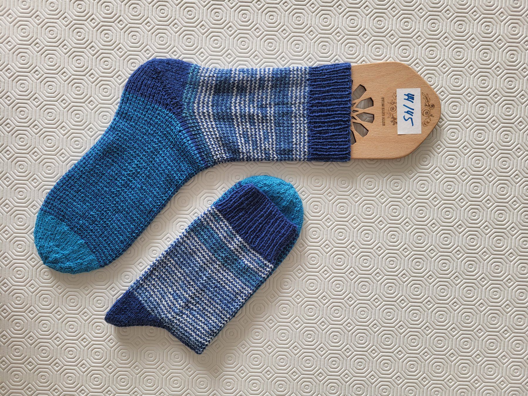 Calze: Socken handgestrickt 44/45 – Nuovo (secondo la descrizione) da Männedorf venduto da thjohn