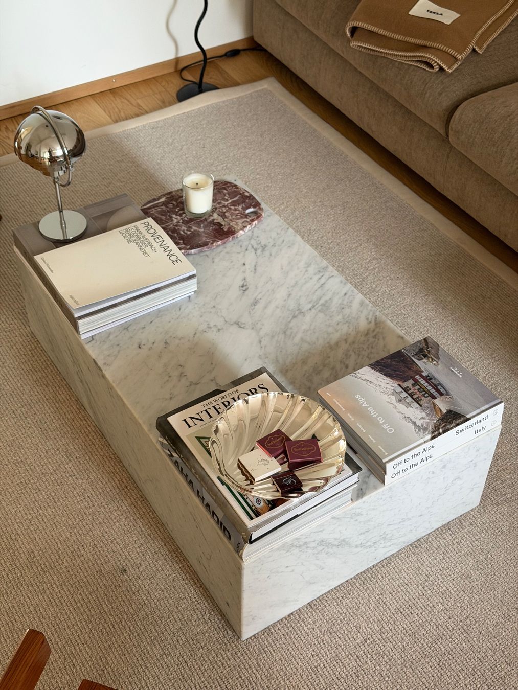 Tavoli: Marble plinth low coffee table by Norm Architects – Usato da Zürich venduto da bel_58jw 3