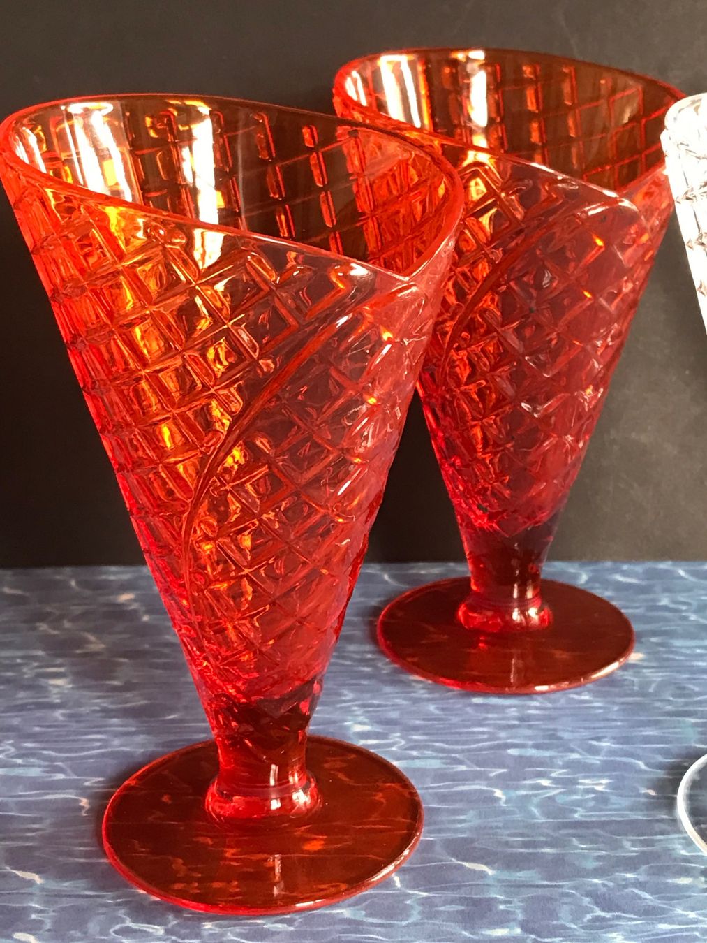 Bicchieri: Glas KUNSTSTOFF Becher Eisbecher Coupeglas Camping 4Stk – Usato da Däniken SO venduto da allerlei54 1