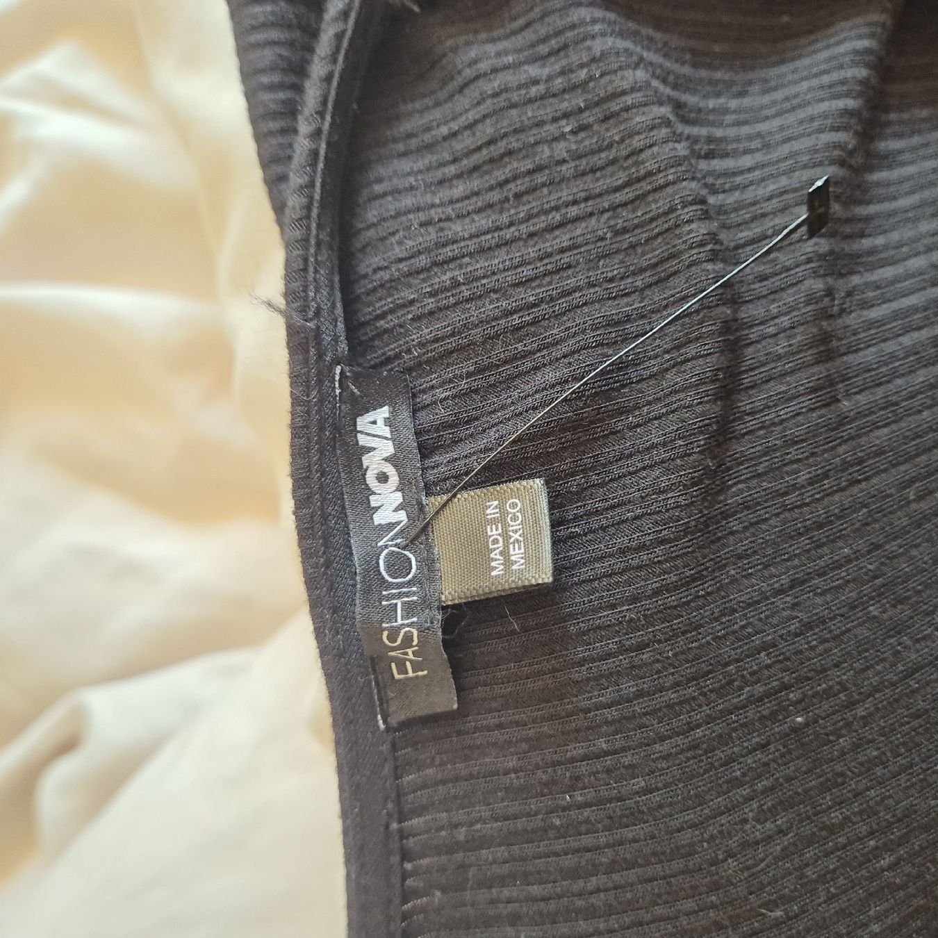 Tute: combishort  Fashion Nova noire taille S  – Usato da Versoix venduto da Lenas9 1