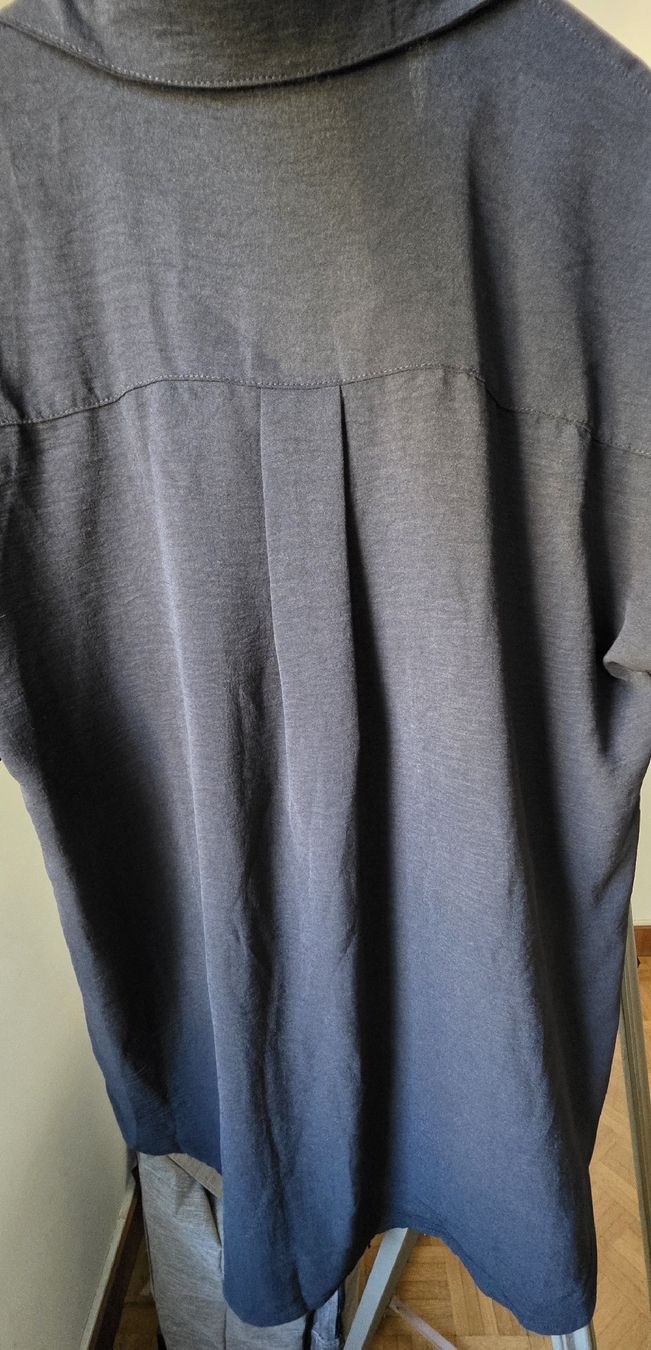 Camicette: Chemise /Blouse Noire L – Usato da Yverdon-les-Bains venduto da van_dq65 9