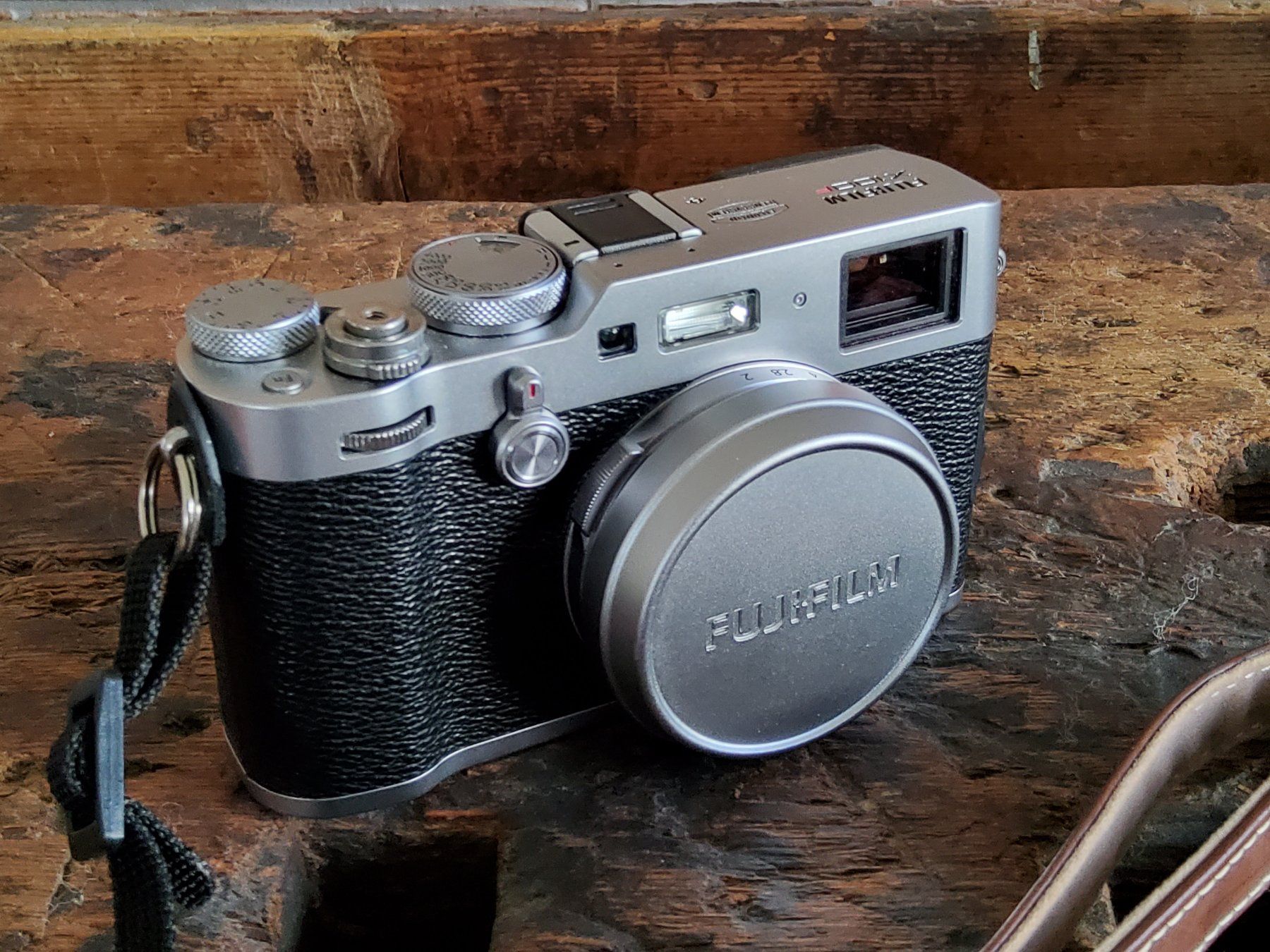 Fujifilm Kamera: Fujifilm X100F + objectif macro/grand angle – Gebraucht aus SION von Atelierjack 3