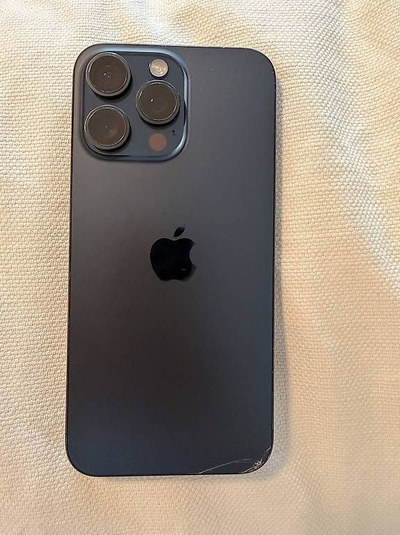 Telefoni cellulari / Smartphones: iPhone 15 Pro Max 512 GB – Usato da Adligenswil venduto da TST04
