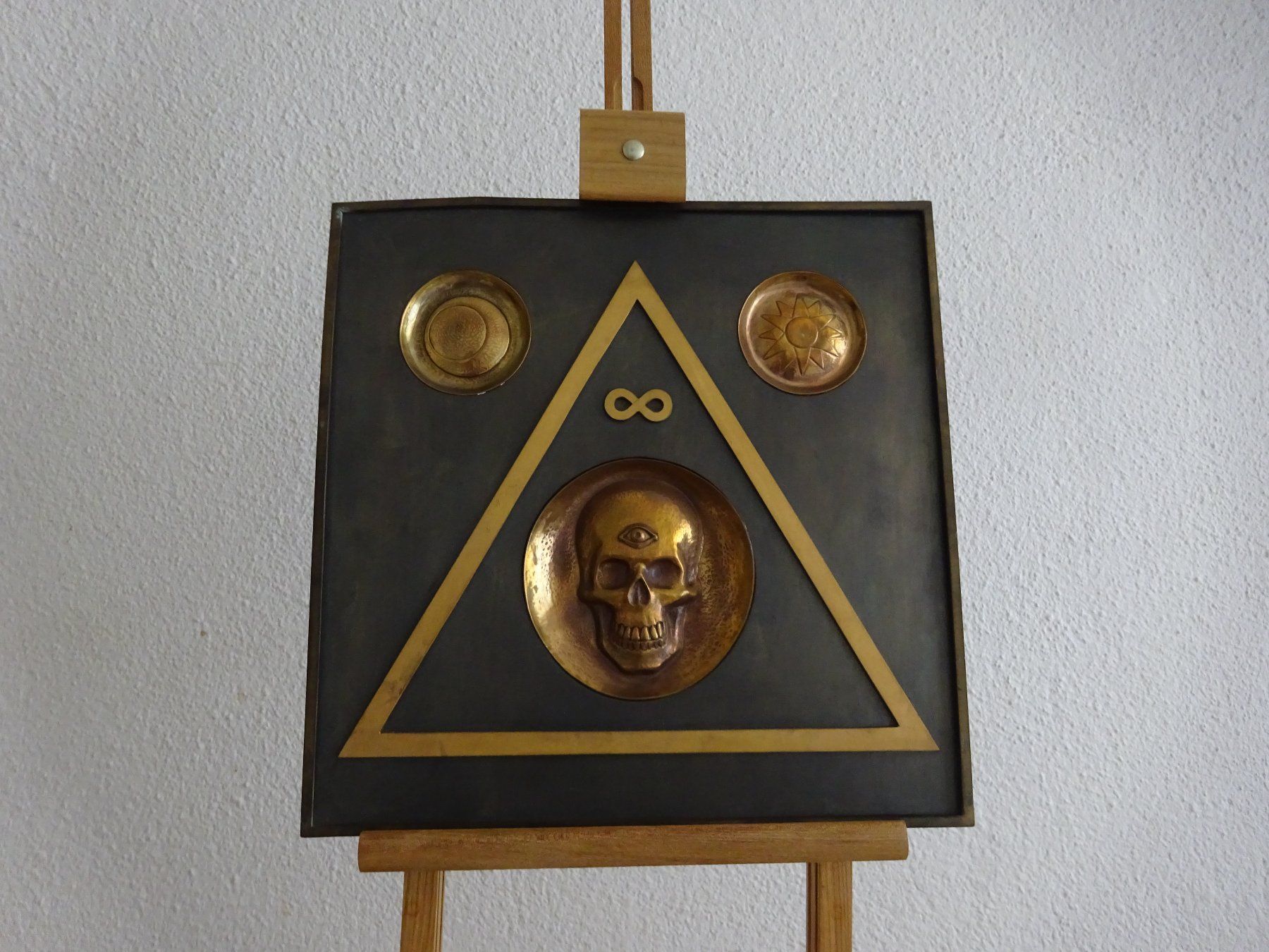 Skulpturen & Statuen: Skulptur Totenkopf Relief / B. Carl – Gebraucht aus Esslingen von eintagammeer