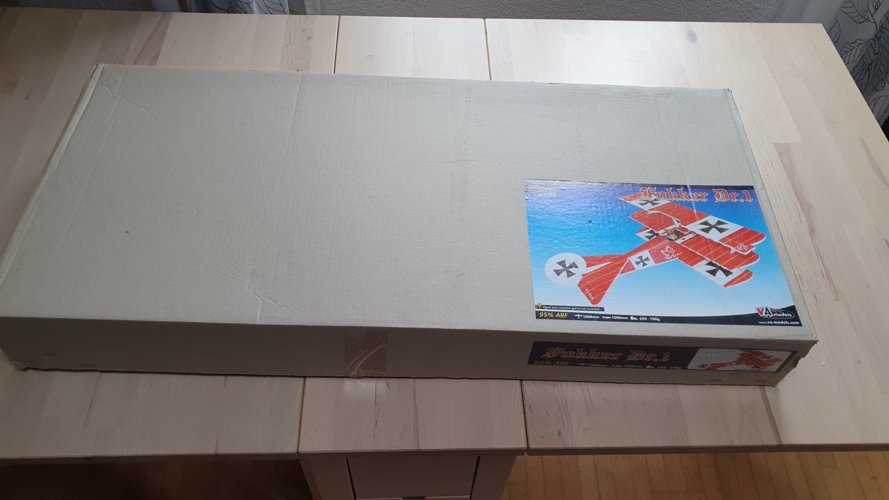 Kits de montage: Fokker Dr.1 aus EPP – Défectueux à Brüttisellen par Kluba 2