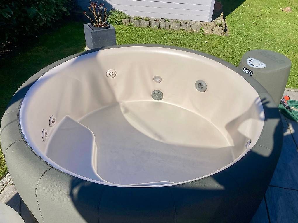 Softub Whirlpool: Softub Poseidon 2024 - Stone Tweet – Nuovo (secondo la descrizione) da Schongau venduto da Immocar