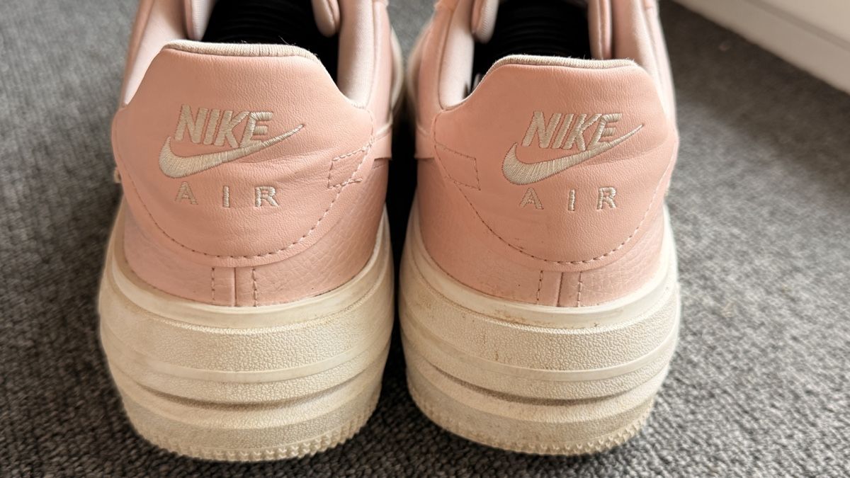 Nike Damenschuhe: Baskets Nike Air Force 1 rose taille 40.5  – Gebraucht aus Bulle von LeMoleson 2