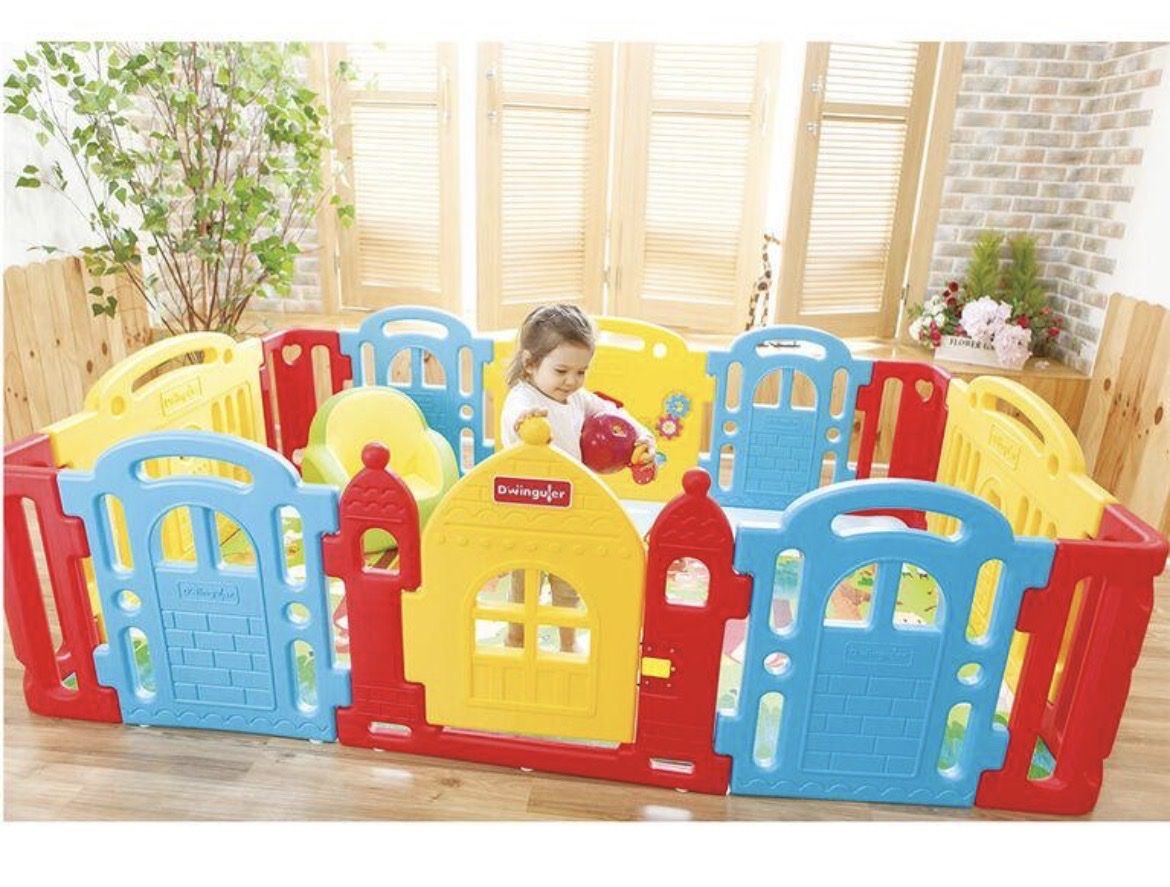 Lauf- & Sicherungsgitter: Dwinguler Playpen Castle 2 – Gebraucht aus Zug von parislatino 1